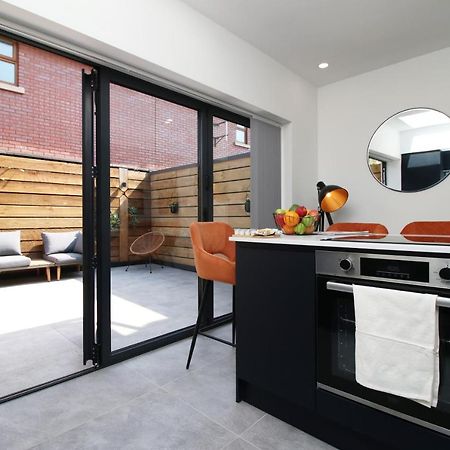 New Spacious 2 Bed Getaway - Private Courtyard! - Underfloor Heating Cardiff Exterior foto